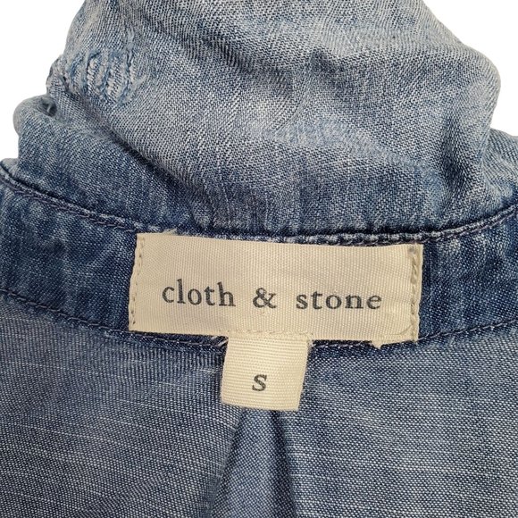 Cloth & Stone Size S Shirt Chambray Button Down Distressed Roll Tab Split Tail - Picture 6 of 12